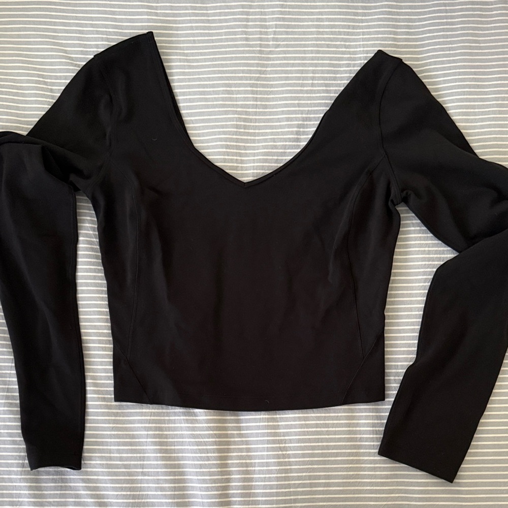 Lululemon black long sleeve shirt